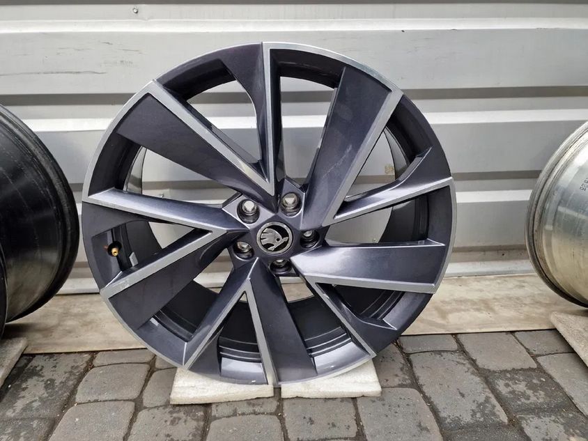 ORYGINALNA Felga Skoda 20" 8.0" ET 45 5x112 5LA.601.025.S Enyaq