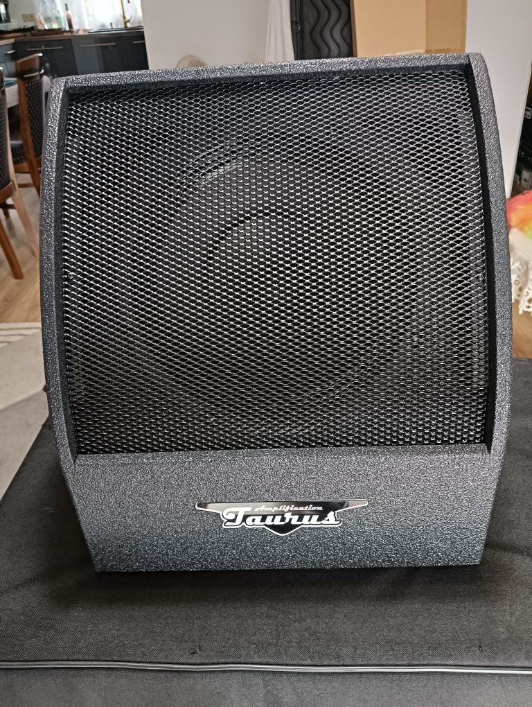 FR-210 V2 kolumna gitarowa 
kolumna aktywna do gitary (RoHs*)