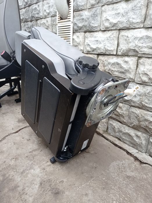 Сидушка сиденье одиночка поворотная с подогревом