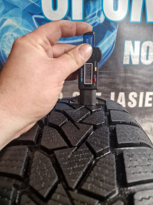 Opona zimowa 195/65/15 91T Uniroyal pojedyncza 2023 8.4mm jak Nowa