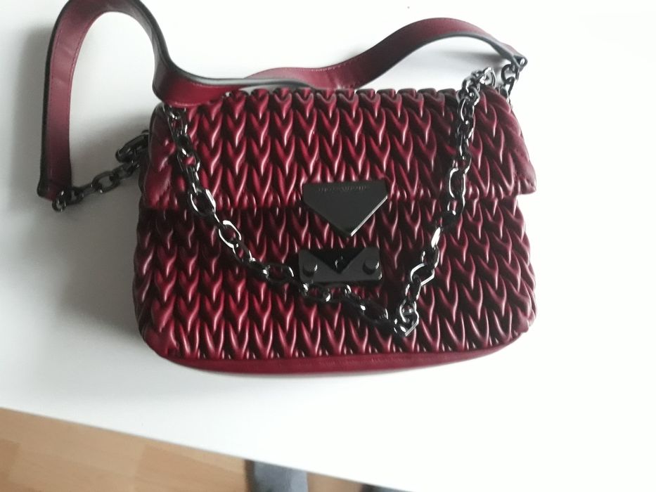 Oryginalna skórzana torebka Armani Jeans na łańcuszku