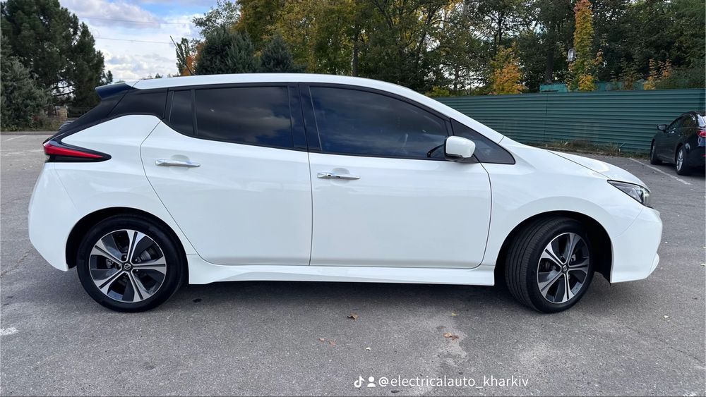 Продам Nissan Leaf 40 kwt