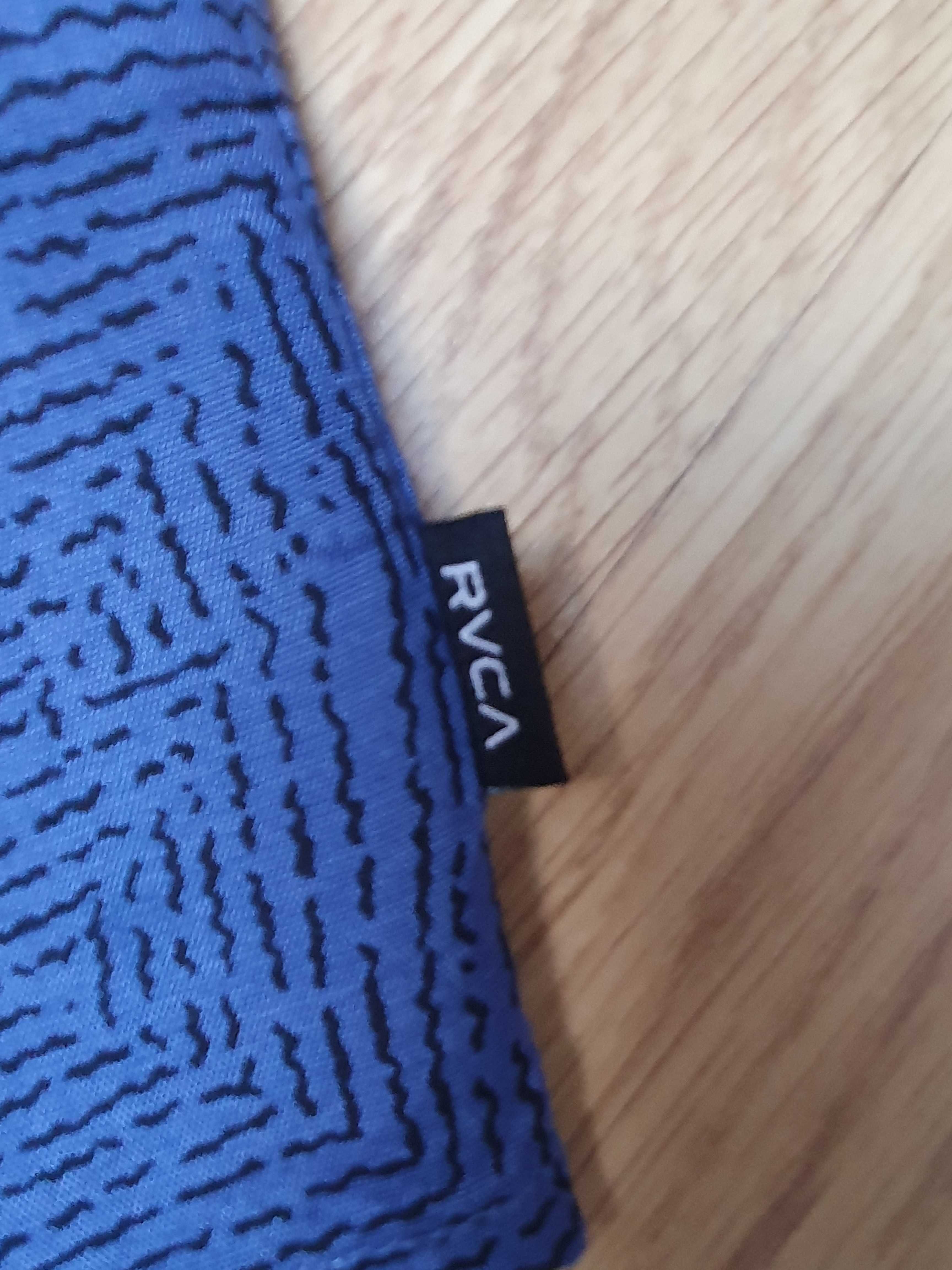 Ótimo e original vestido, tamanho XS (14 anos), marca RVCA.