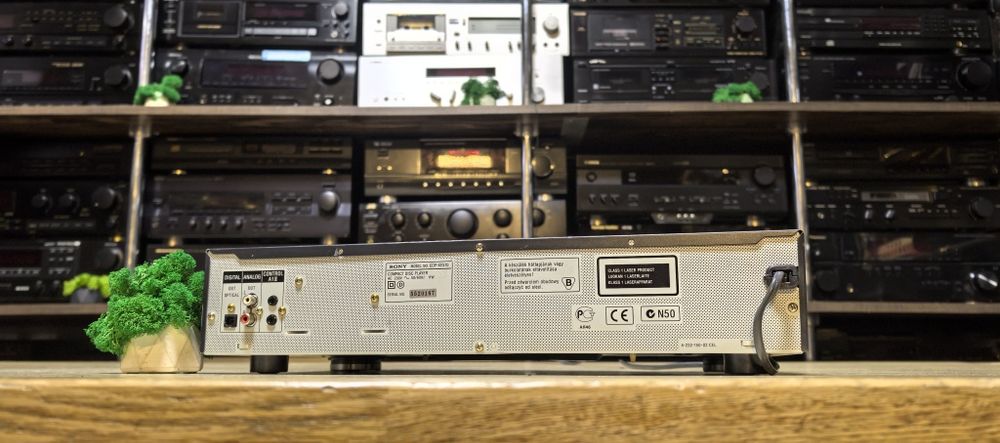 CD-програвач Sony CDP-XE570