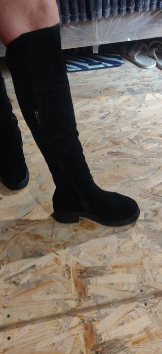 Зимові замшеві ботфорди