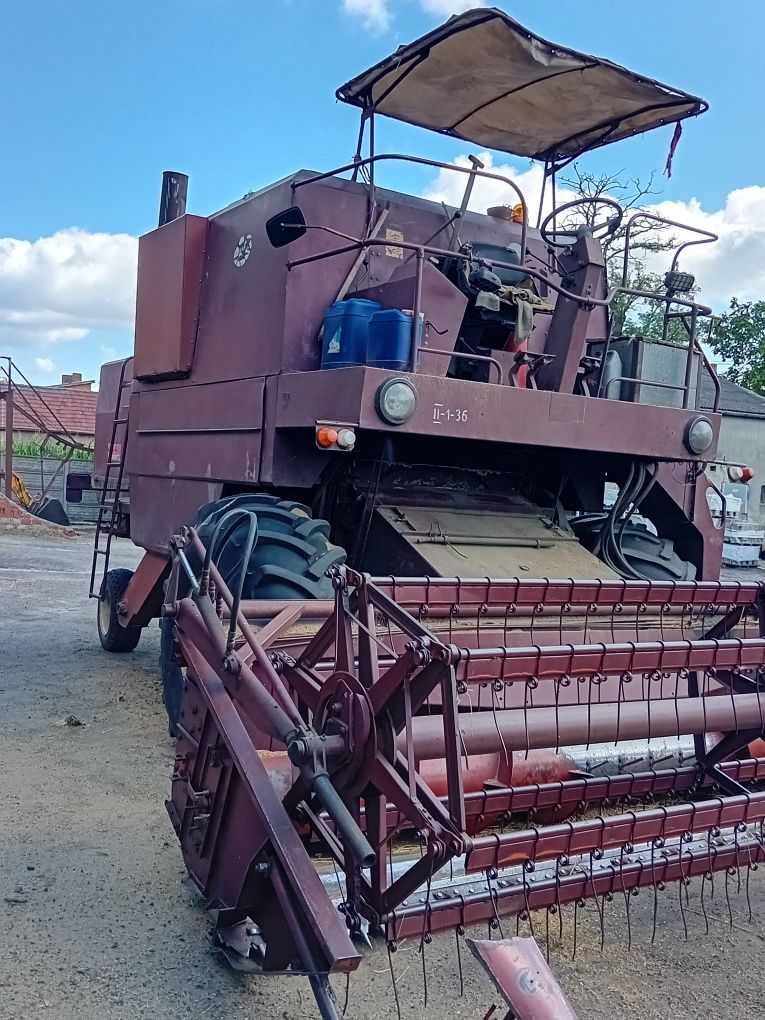 Kombajn bizon Z056