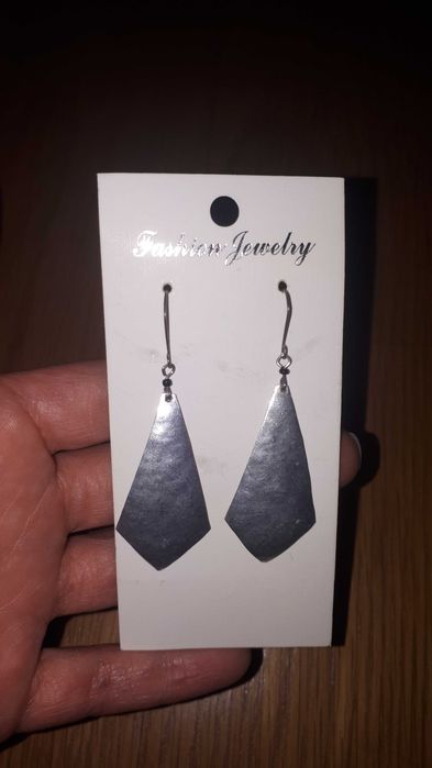 Brincos prateados variados