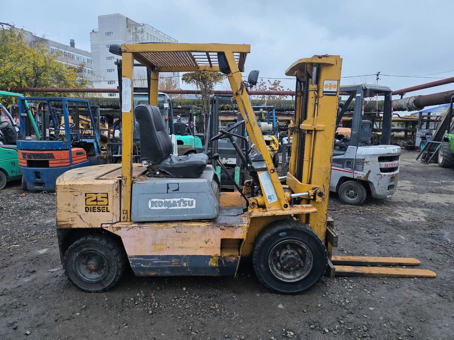 Навантажувач вилковий KOMATSU FD25-8, дизель