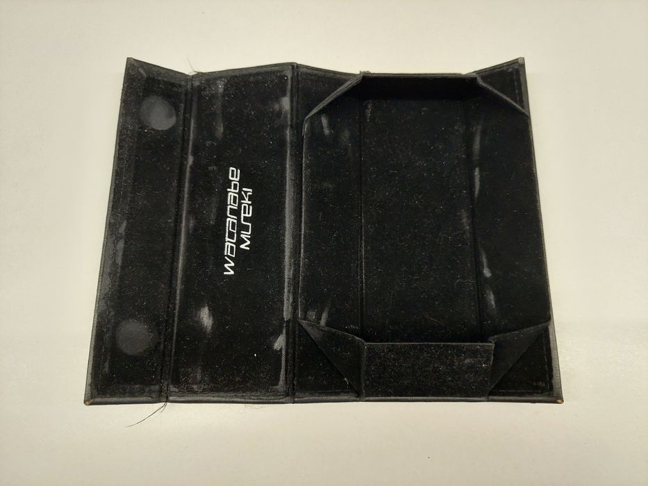 Składane czarne etui na okulary