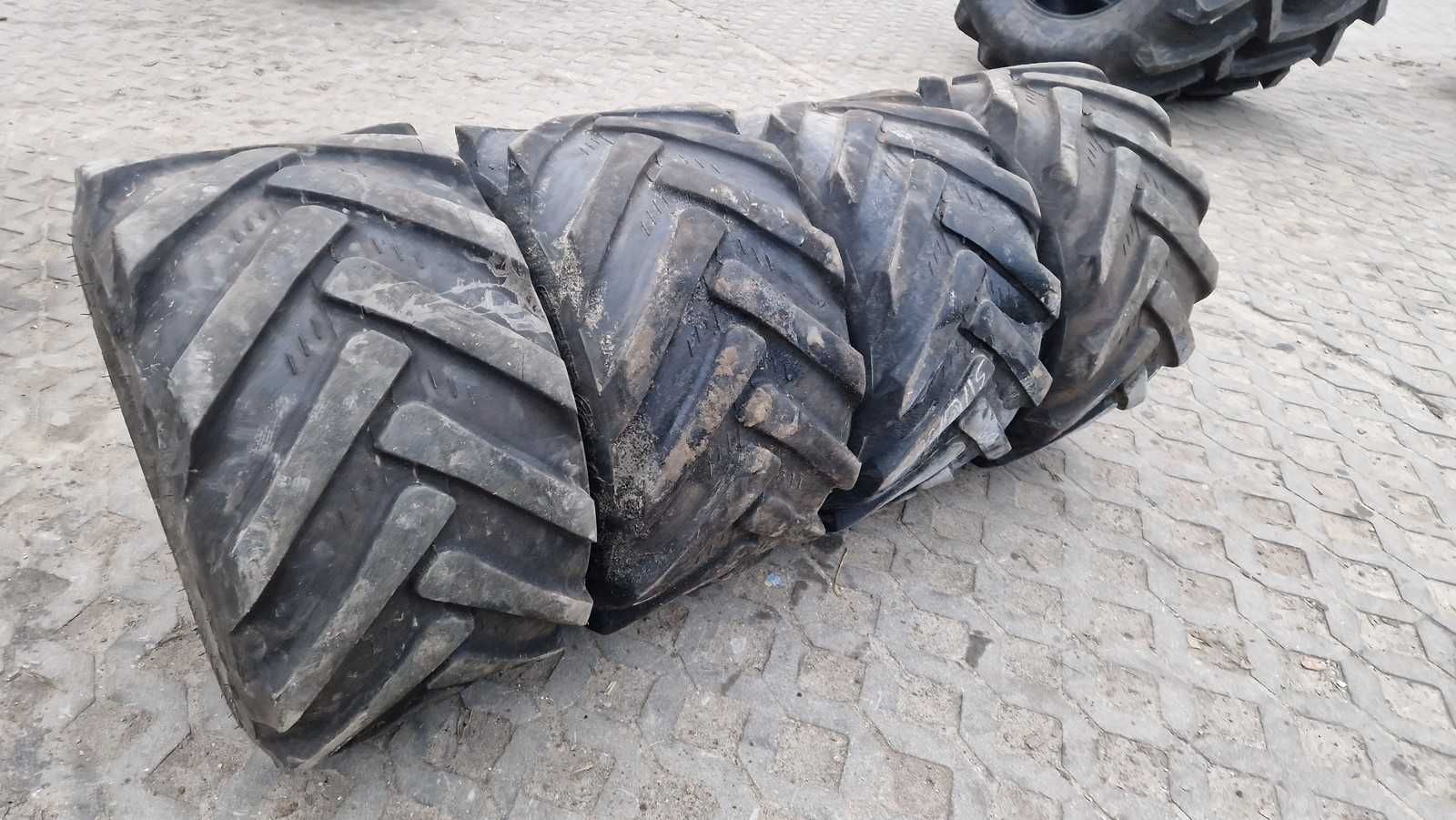 400/50-15 31x15.50-15 Starco Ładowarka