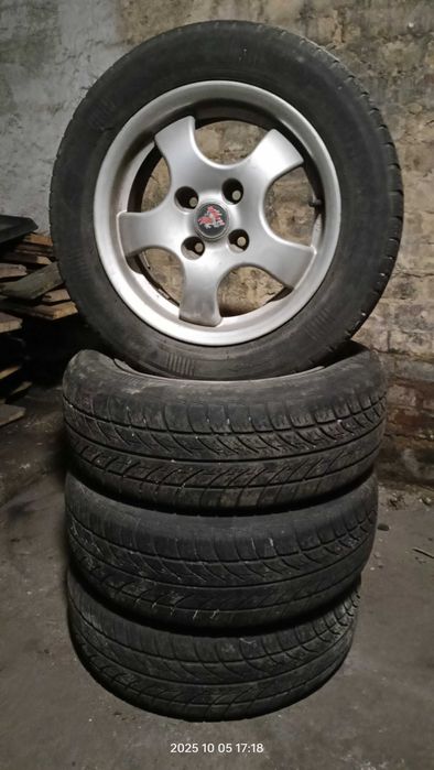 Koła toyota yaris dwa komplety 175/65/14