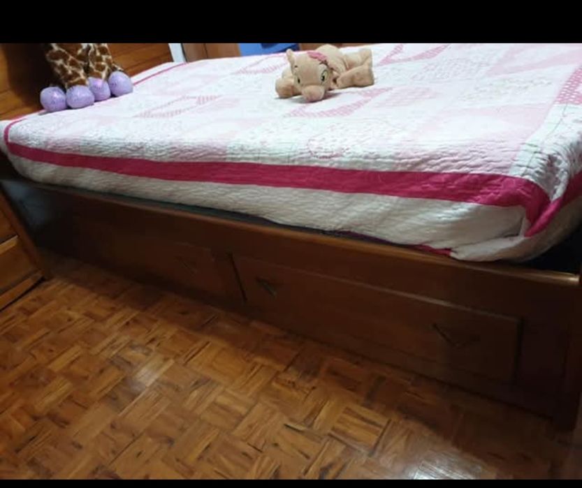 Quarto de solteiro em Pinho Mel