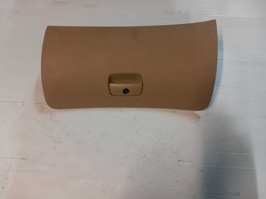 Tampa porta luvas vw passat bege ou skoda  Superb