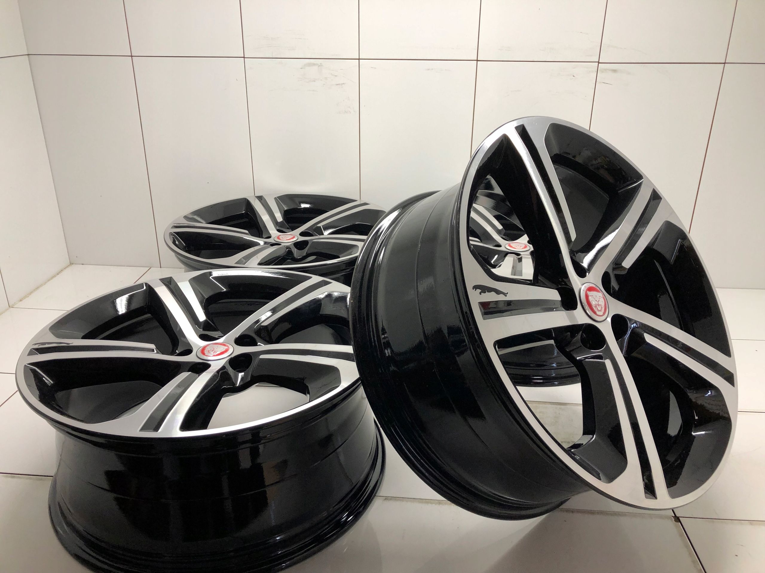 Felgi 19 Jaguar xj xk xf r Design 8 ET45 Oem jak Nowe