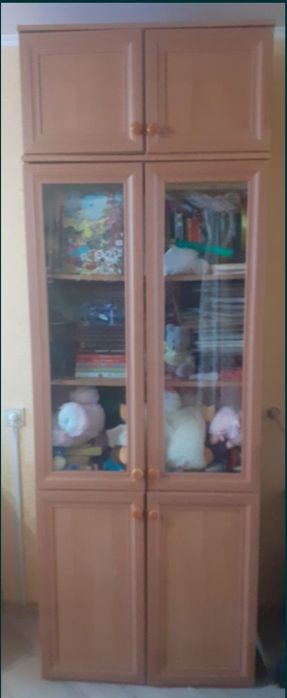 Дві шафи та сервант