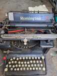 Vintage Remington 12 made in the USA
Vintage Remington 12 typewriter,