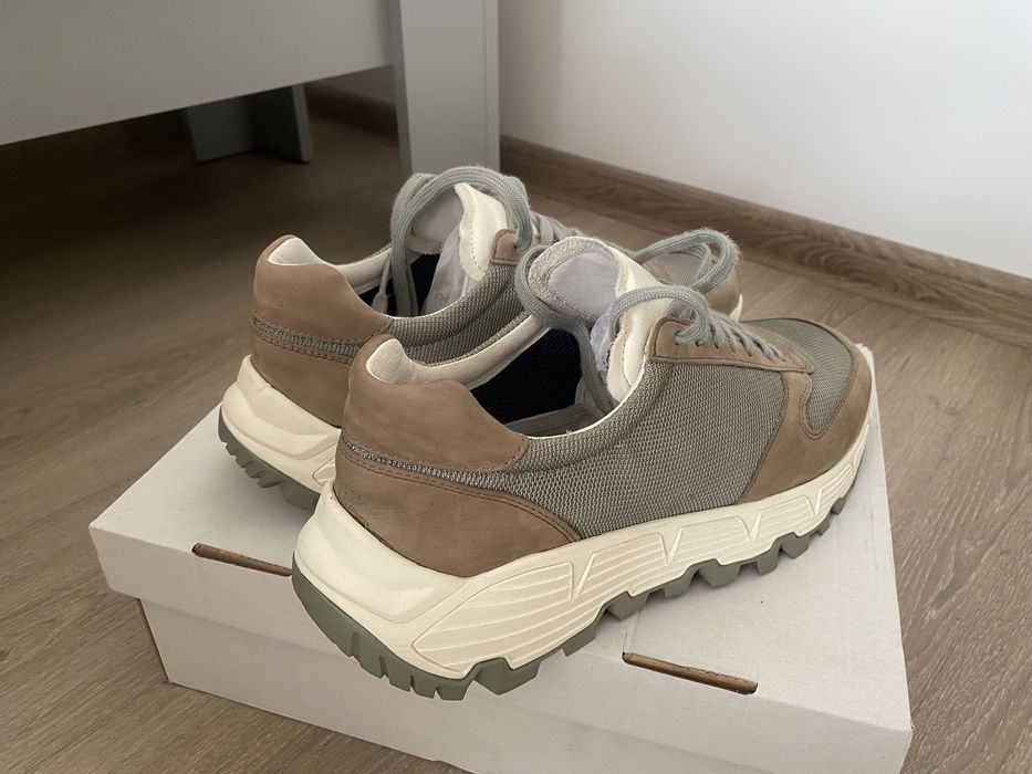 Кросівки 42 розмір