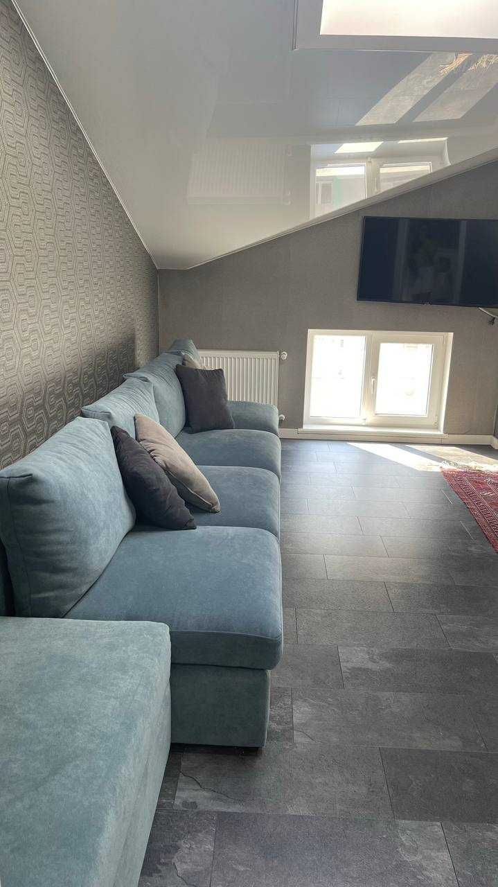 Продаж 3-кімнатної квартири в центрі (вул. Бельведерська)