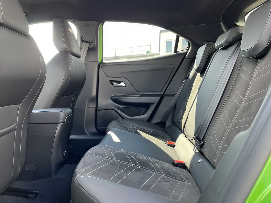 Opel Mokka-E      2021