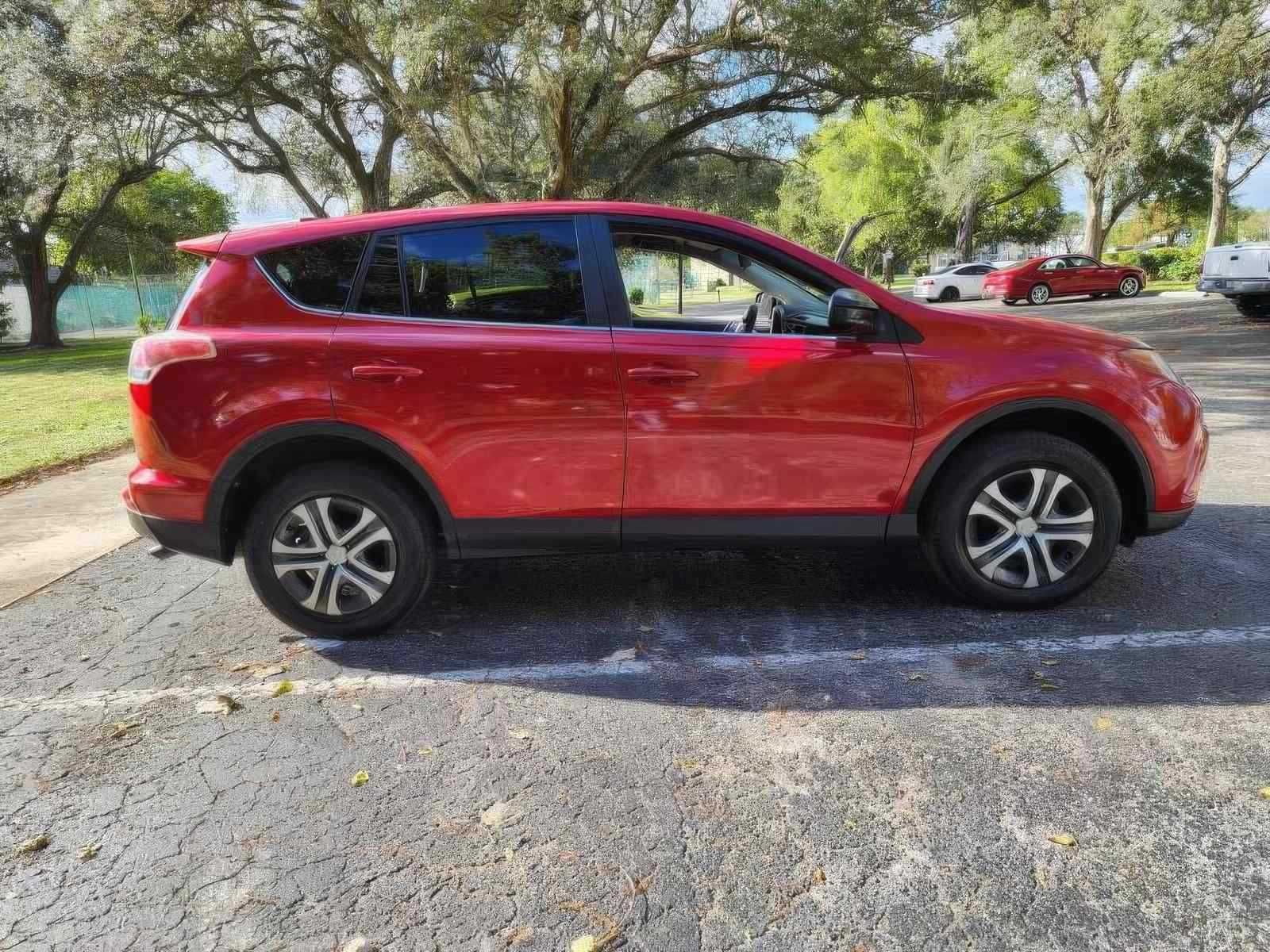 2017   Toyota    RAV4