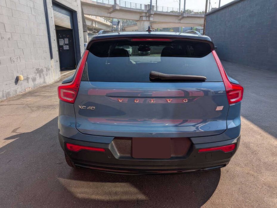 Volvo XC40      2023