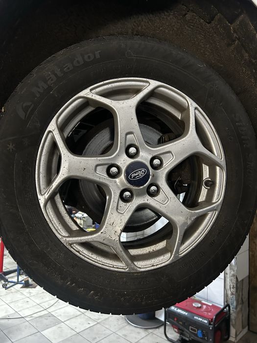 Колеса Ford Focus r16+ зимова гума