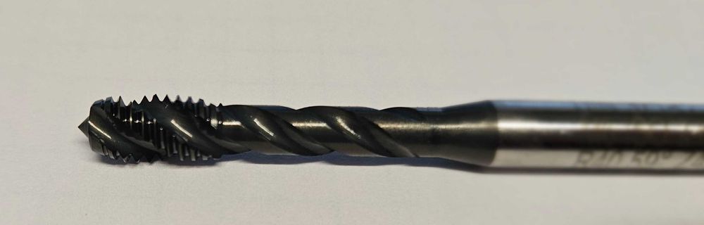 Gwintownik maszynowy DIN371 typ C HSS M6 ISO2-6H