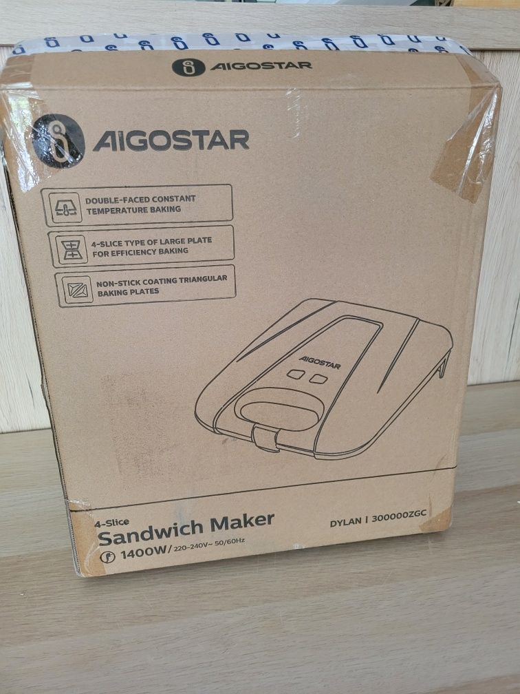 Opiekacz toster 4 kanapki 1400W czarny