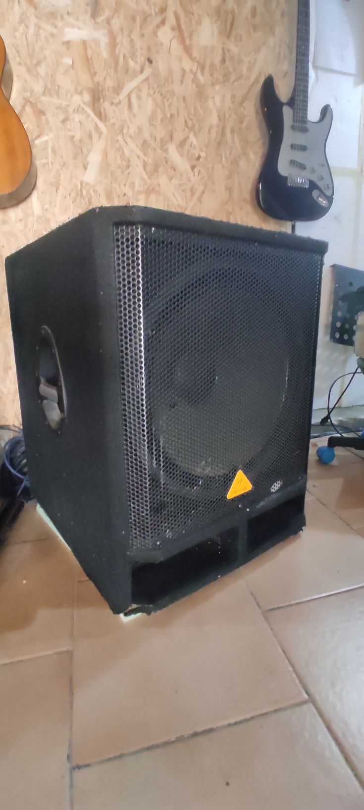 Subs Behringer 18"