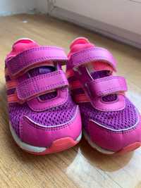 Buty Adidas dla dziewczynki r.22