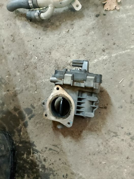 Przepustnica opel Vectra c astra h Zafira b 1.9 CDTI 150