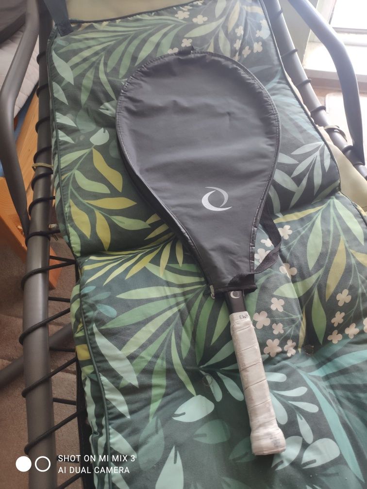 Nowa rakieta do tenisa ziemnego duża 69 cm x 27