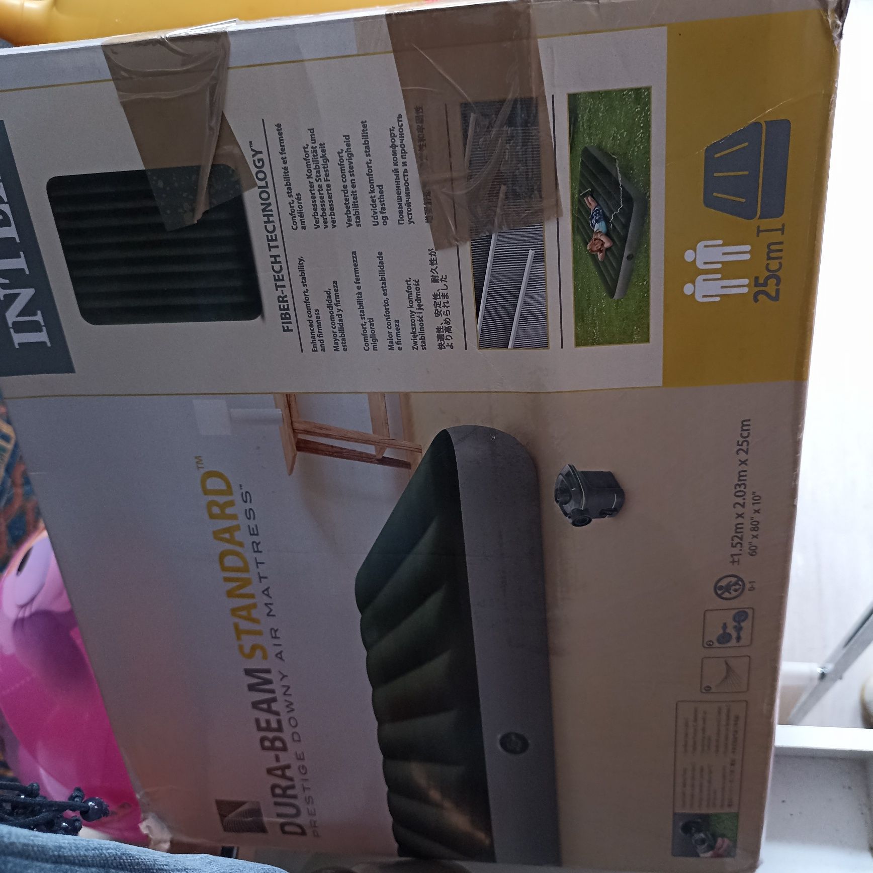 Materac nadmuchiwany 140x200 z pompką
