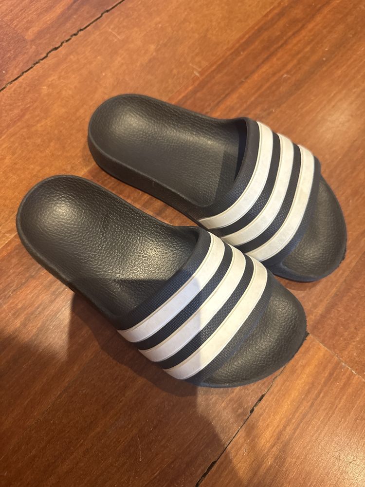 Chinelos adidas criança