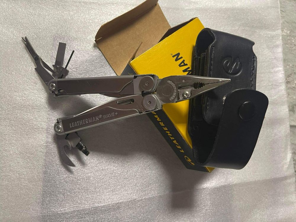 Kultowy kokekcjonerski multitool Leatherman Wave Plus Polish Military