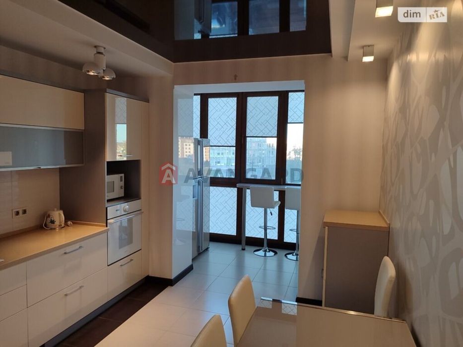 Сучасна двокімнатна квартира в самому серці міста район міськвиконкому