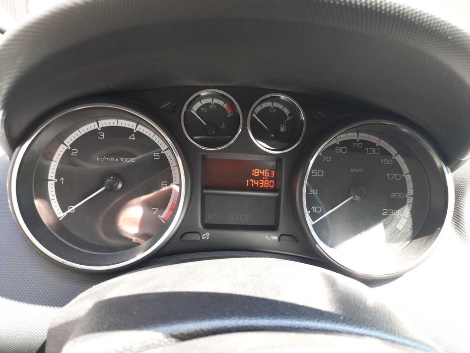 Автомобіль Peugeot 308 SW