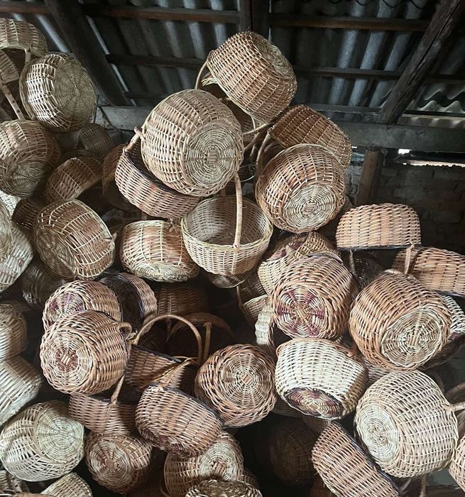 Кошики плетені з лози ручна робота оптом гуртом від виробника
