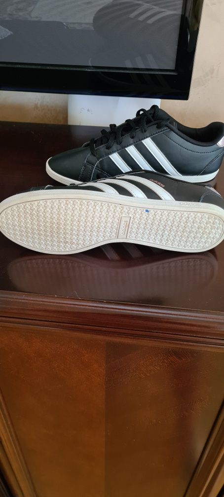 Кросівки Adidas 36 розмір