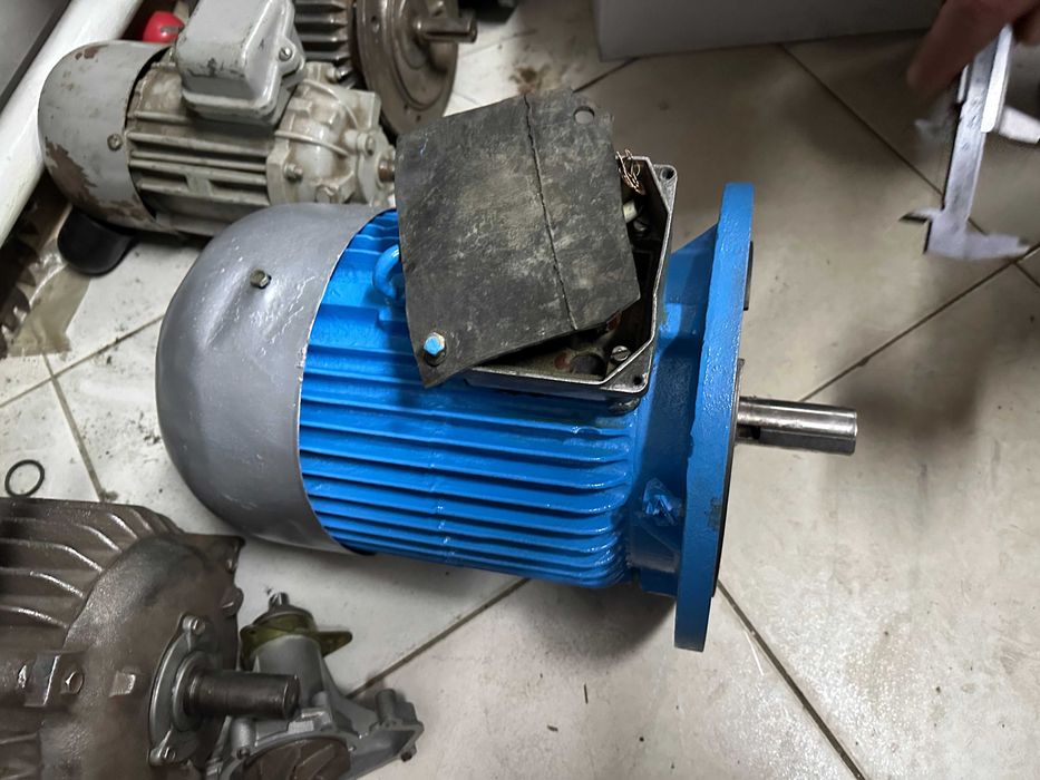 ЭЛЕКТРОДВИГАТЕЛЬ Электромотор  5.5 х 1500