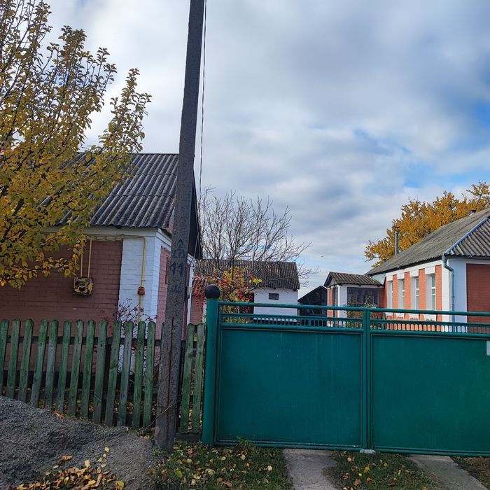 Продам будинок в селі Савинці Білоцерківського району.