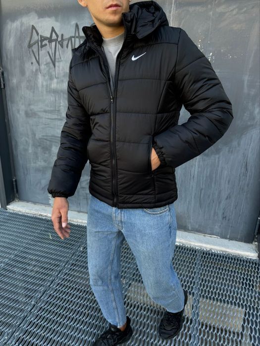 Куртка зимова чоловіча Nike зі з'ємним капюшоном