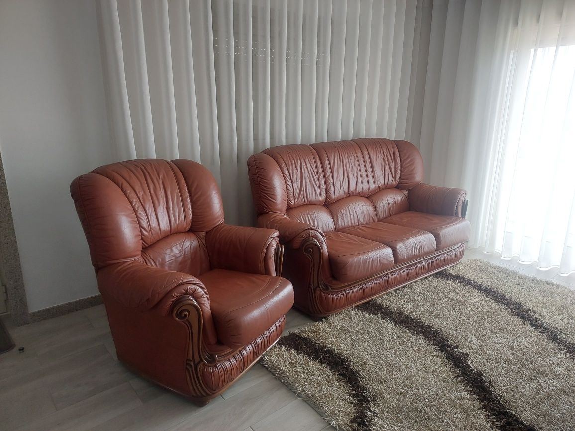Sofá cama de 3 lugares + uma poltrona