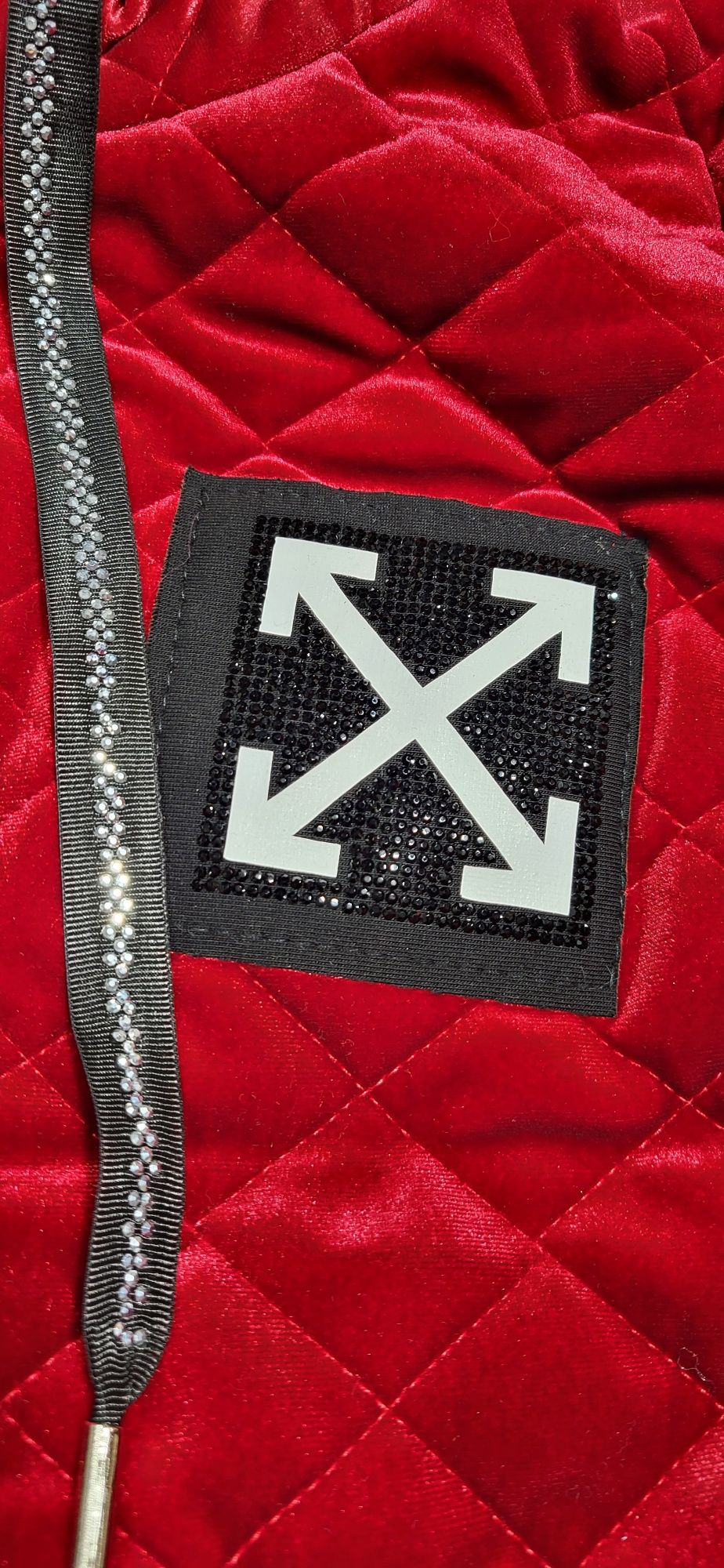 Off white czerwono malinowa kurtka welurowa pikowana ciepła cyrkonie S