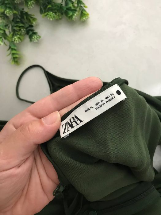 Сукня Zara. Сукня у білизняному стилі. Шелковое платье
