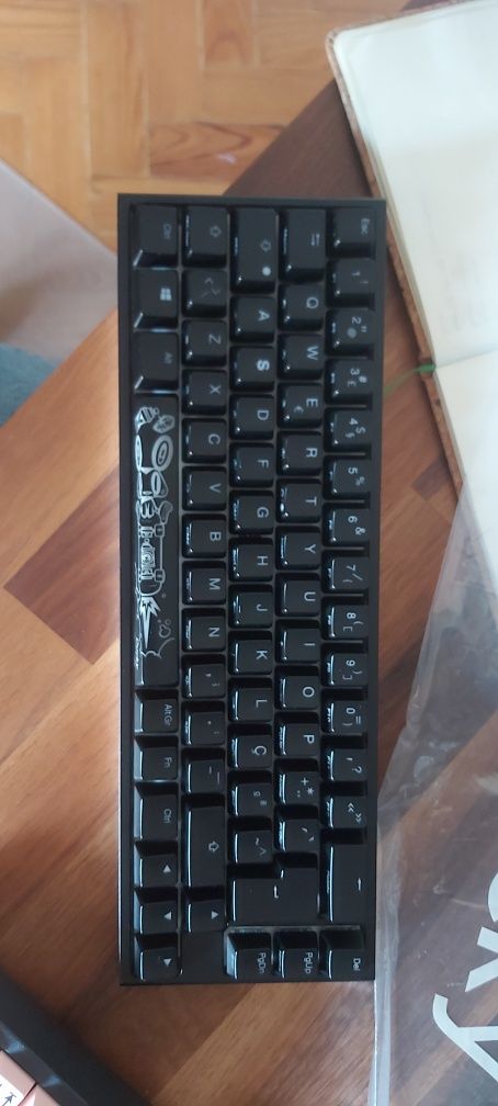 Teclado 65% Ducky One 2 SF preto MX Cherry Brown