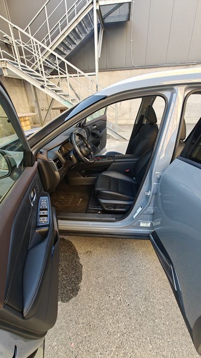 Машина Nissan Rogue 2022
