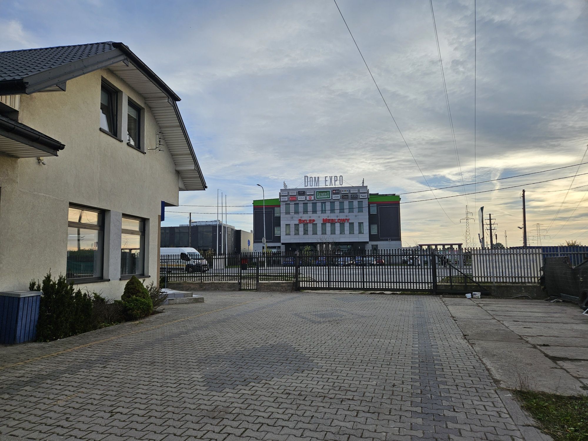 Sprzedam Lokal handlowy Lesznowola Słoneczna, działka 3800 m2 Warszawa
