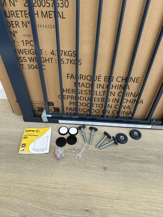 Safety 1st Easy Close bramka zabezpieczająca barierka 73-80cm szara