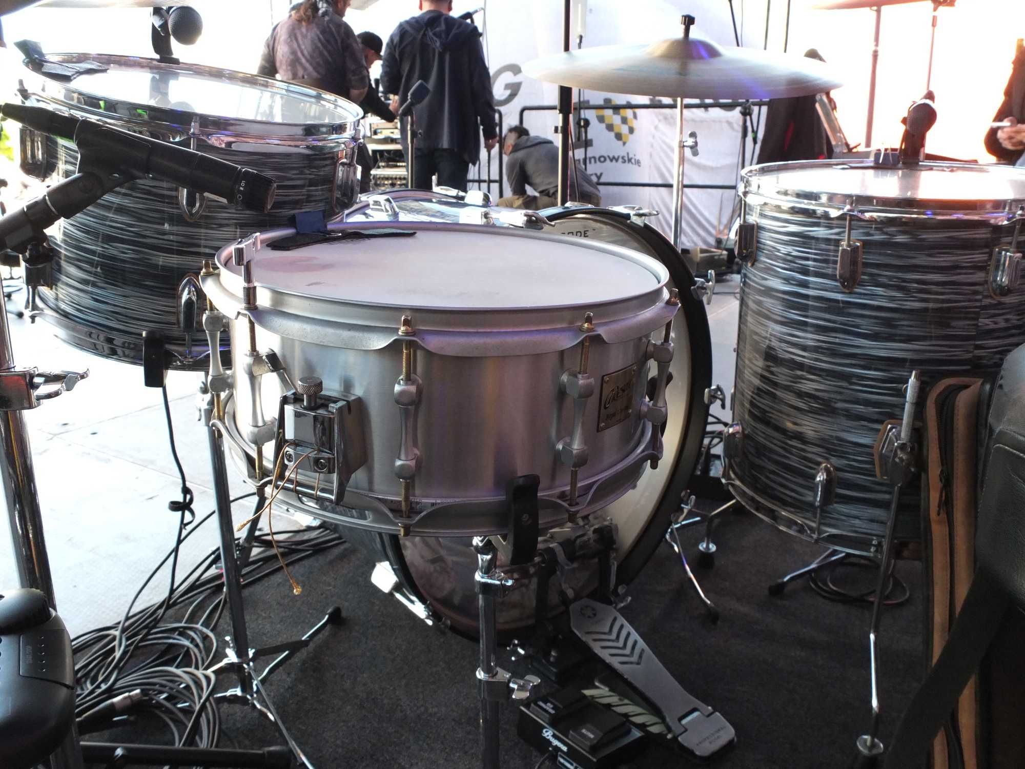 Gretsch Renown Silver Oyster Pearl 24, 13, 16